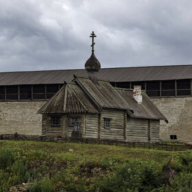 Староладожская крепость. Церковь Дмитрия Солунского.