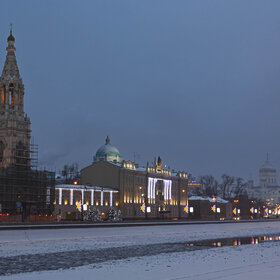 Зимняя московская набережная